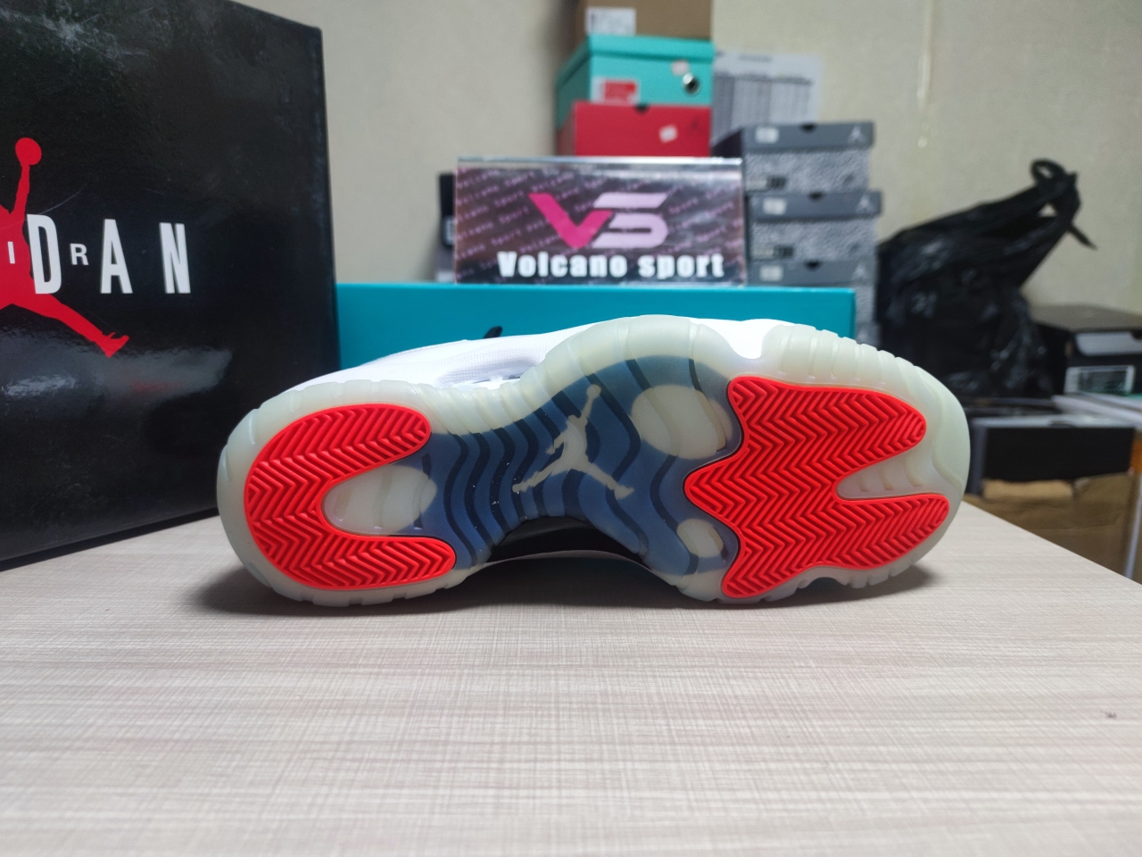 Jordan 11 Adapt White DD3522-100