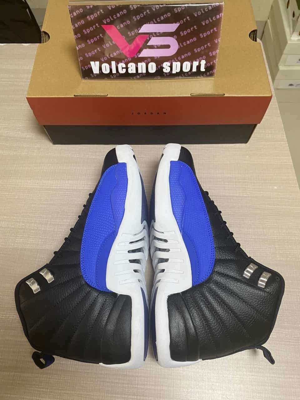 Jordan 12 Retro Hyper Royal AO6068-004