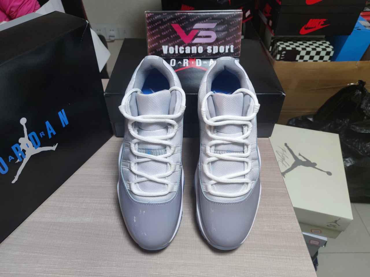 Jordan 11 Retro Low Cement Grey AV2187-140