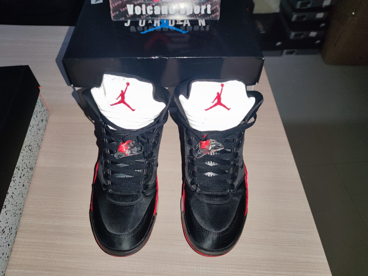 Jordan 5 Retro Satin Bred 136027 006