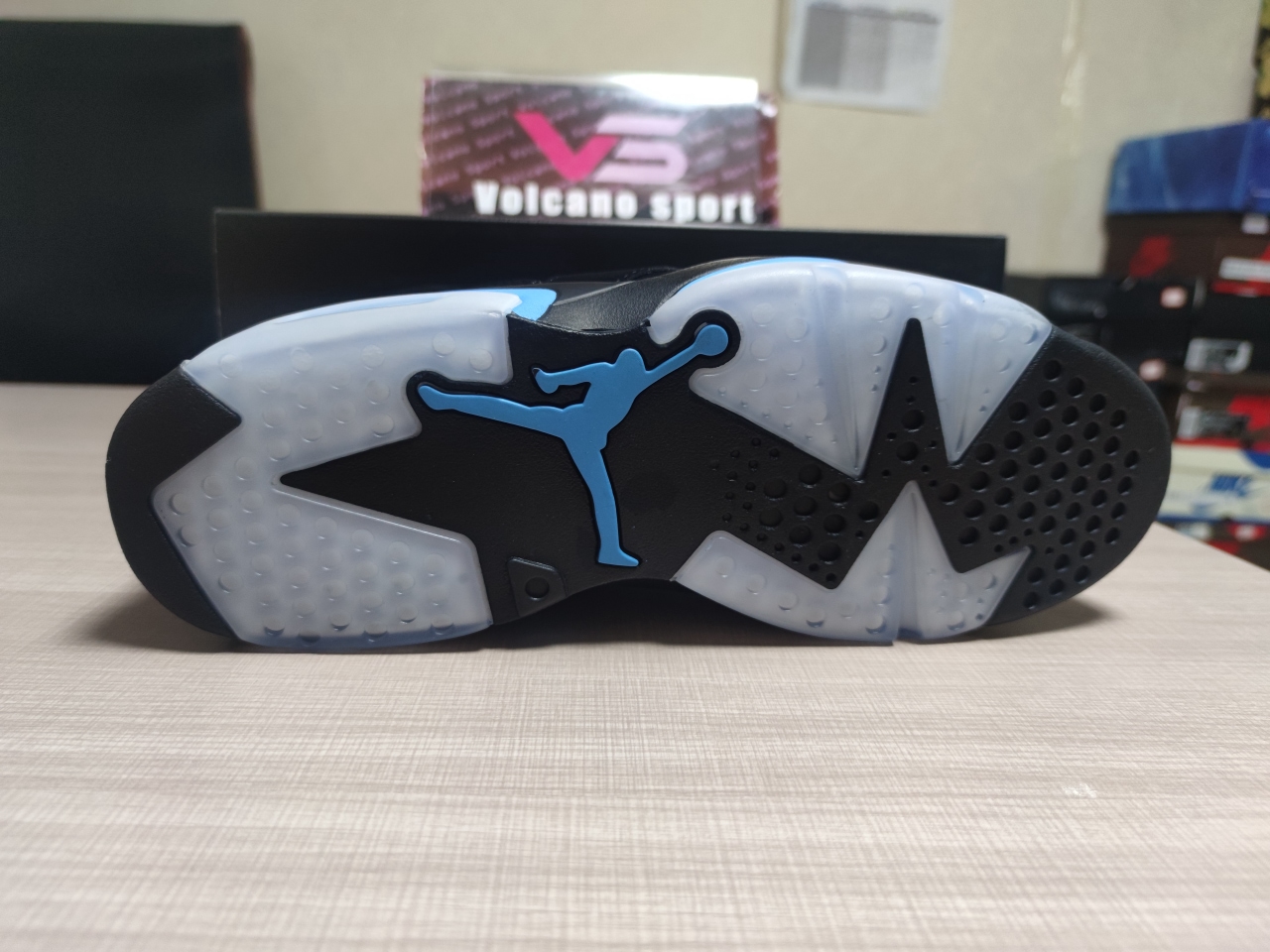 Jordan 6 Retro UNC 384664 006