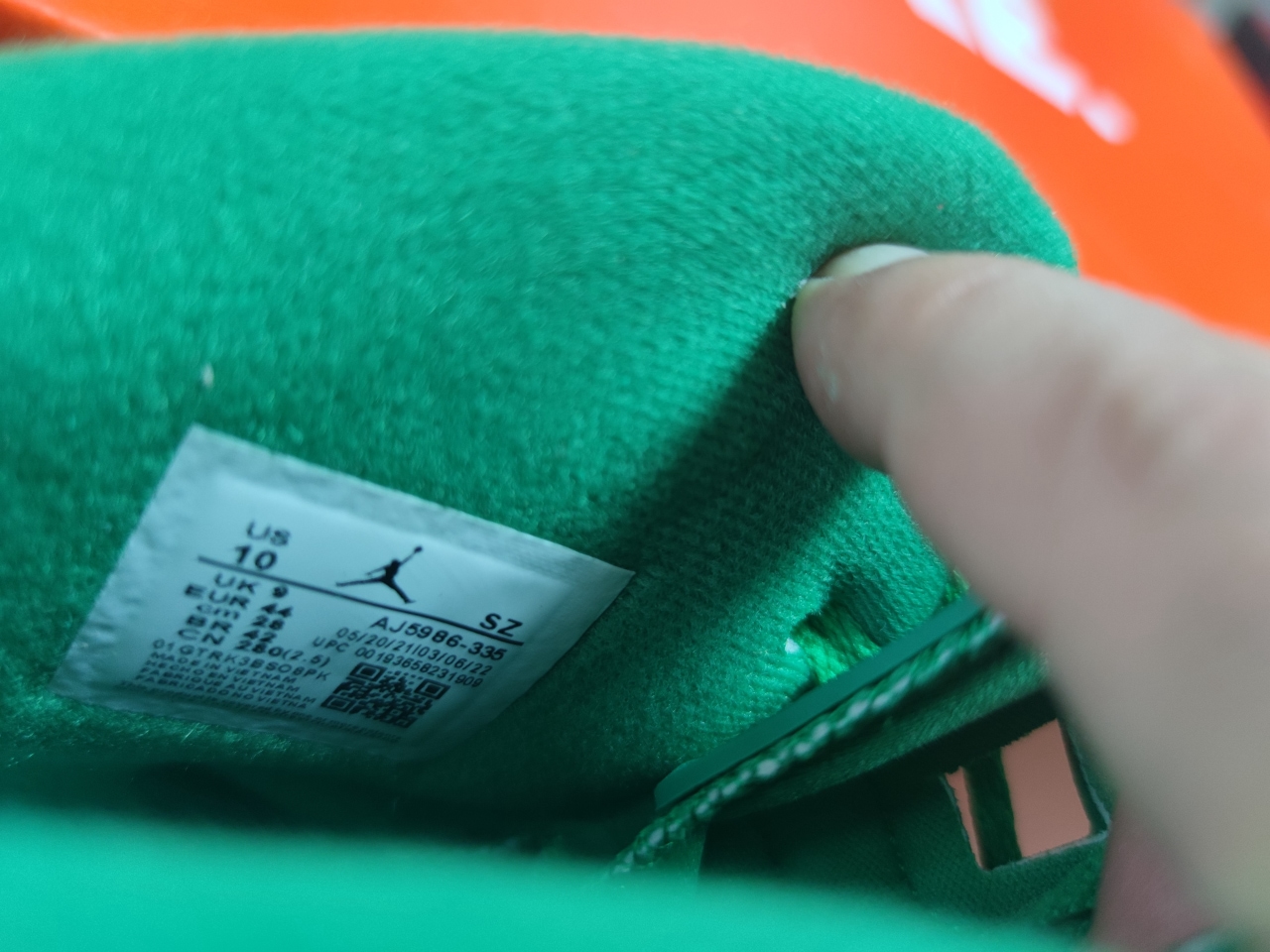 Jordan 6 “Gatorade Green Suede” AJ5986-335