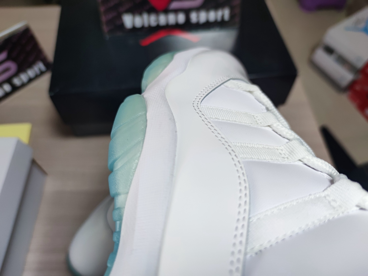 Jordan AJ11 Retro Low 