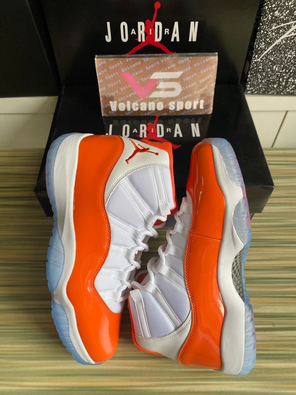 Jordan 11 Retro White and Orange 378037-002