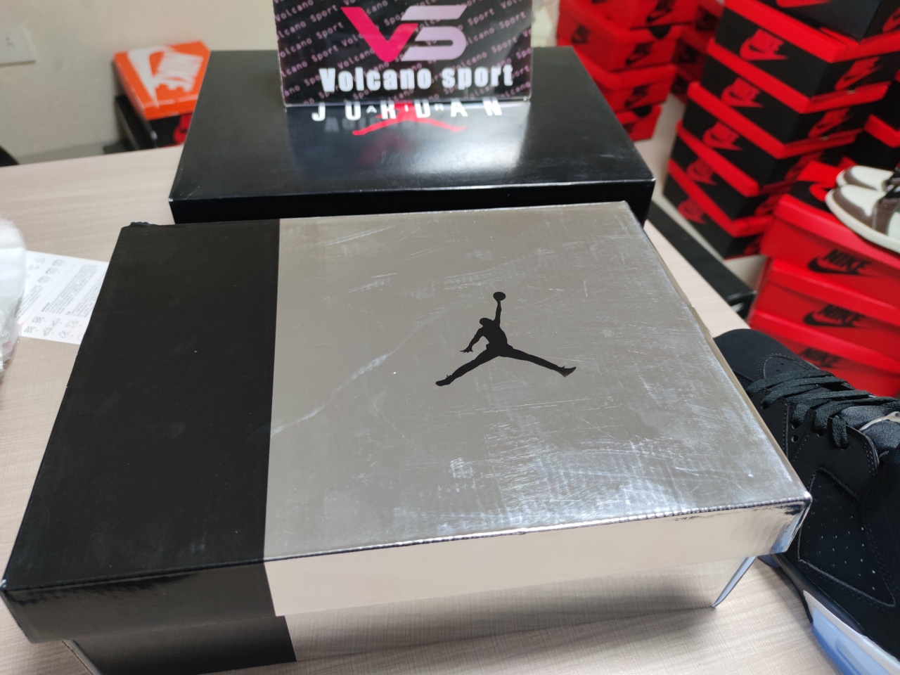 Jordan 6 “Metallic Silver” DX2836-001