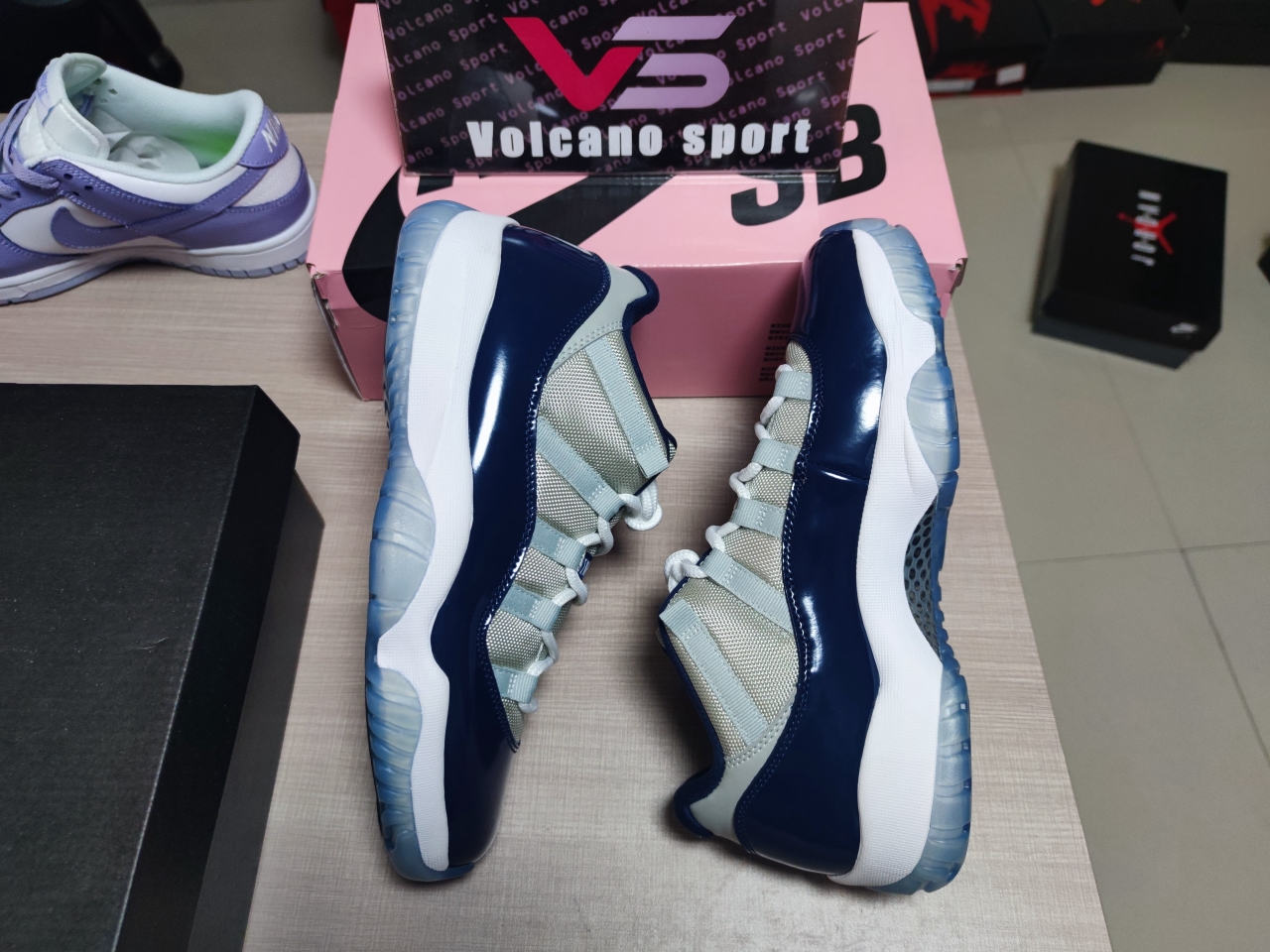 Jordan 11 Retro Low Georgetown 528895 007