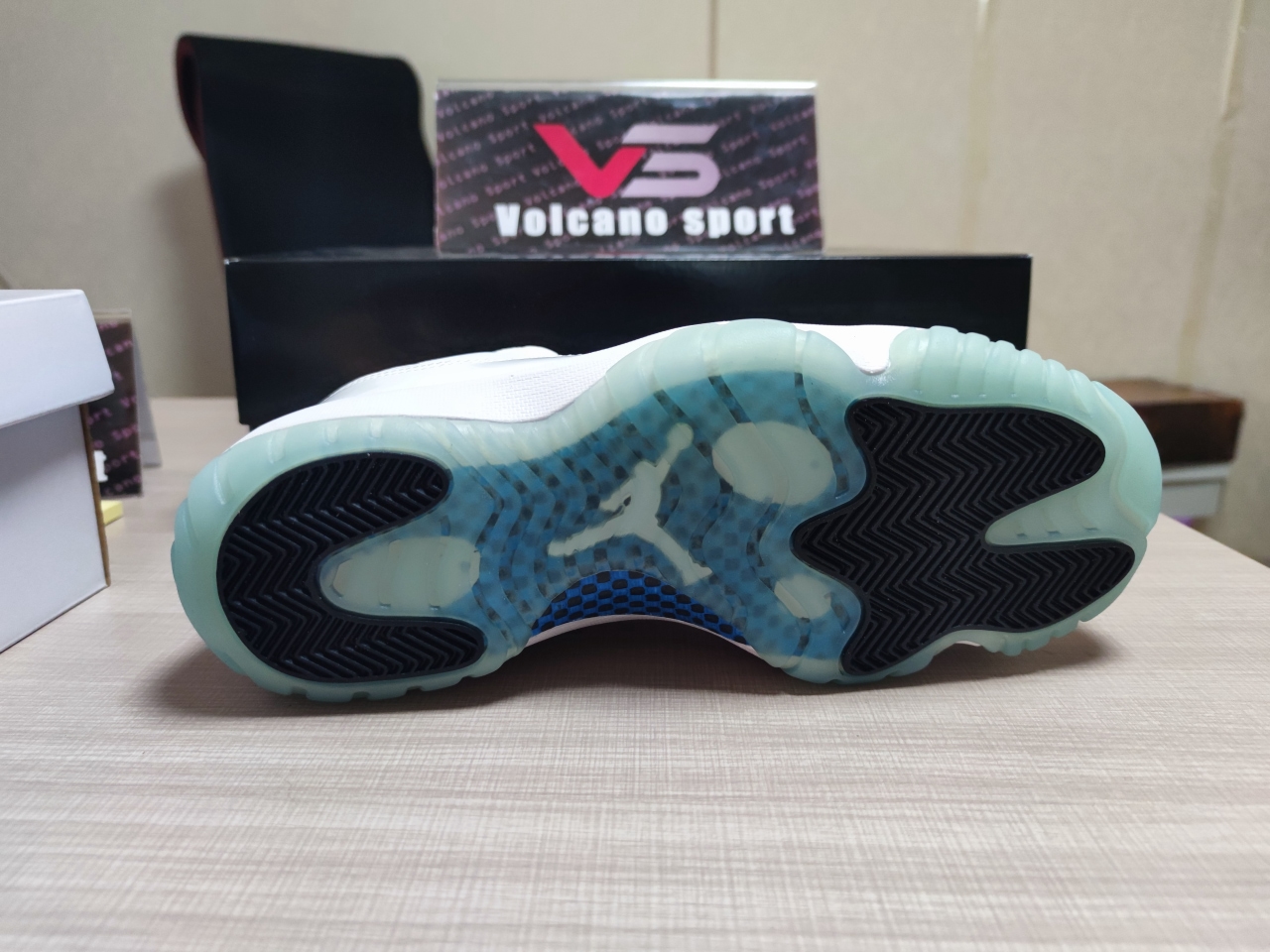 Jordan AJ11 Retro Low 