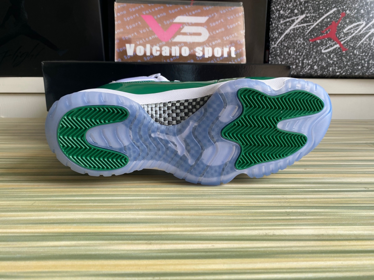 Jordan 11 Retro Lucky Green White And Green CT8012-113