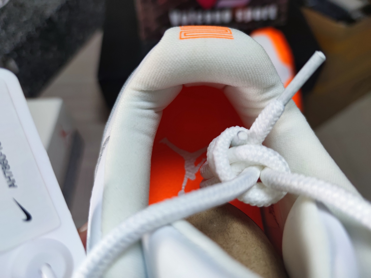 Jordan 11“Silver Eyelets” AH7860-139