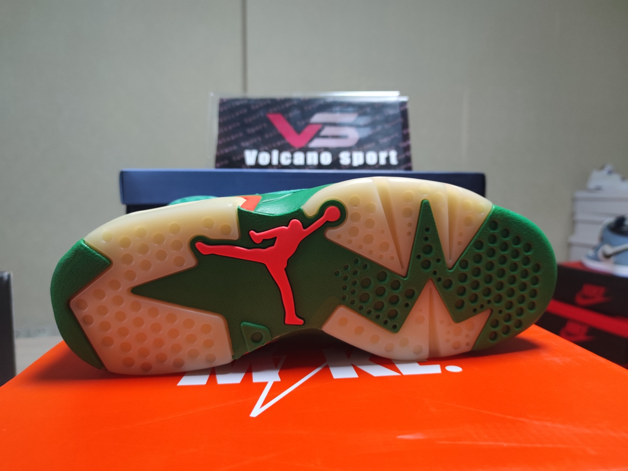 Jordan 6 “Gatorade Green Suede” AJ5986-335