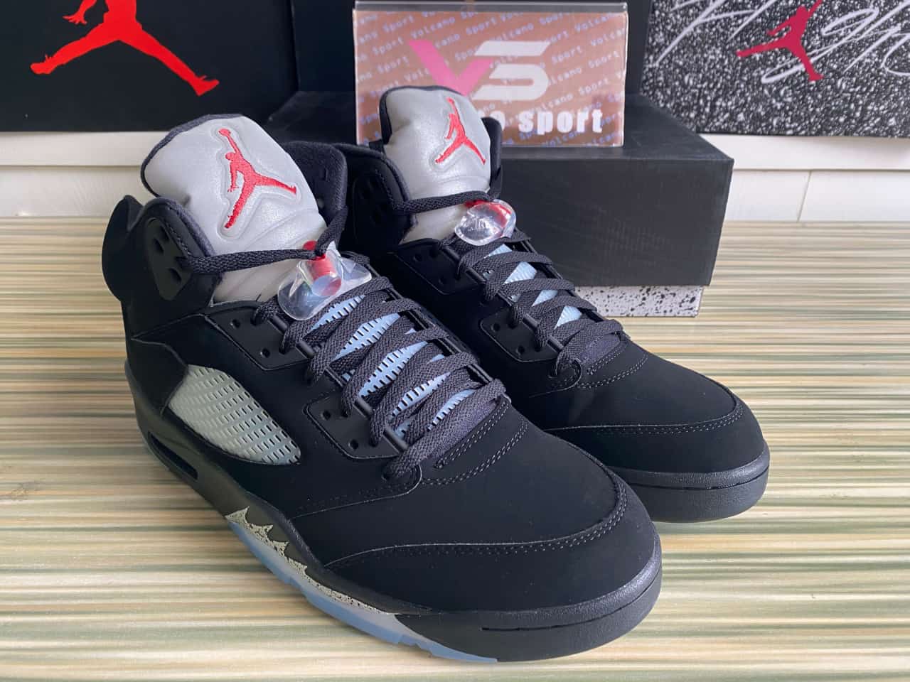 Jordan 5 Retro Black Metallic 845035-003