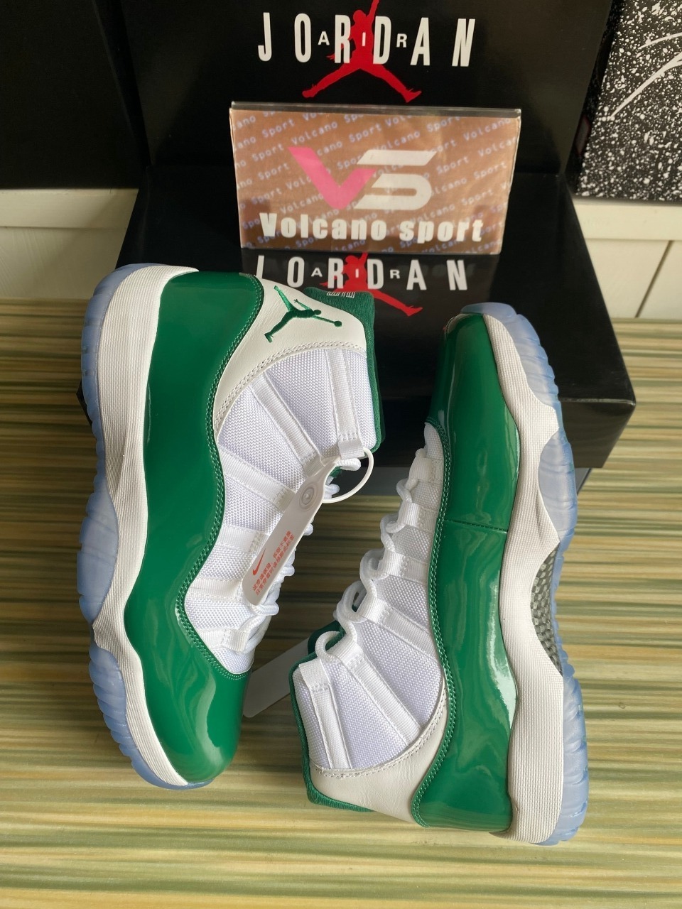 Jordan 11 Retro Lucky Green White And Green CT8012-113