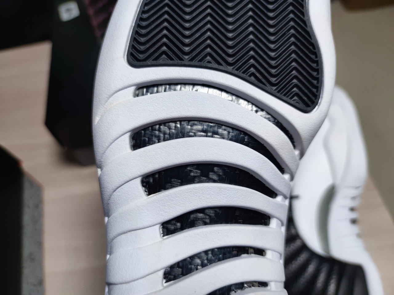 Jordan 12 Retro Playoffs (2022) CT8013-006