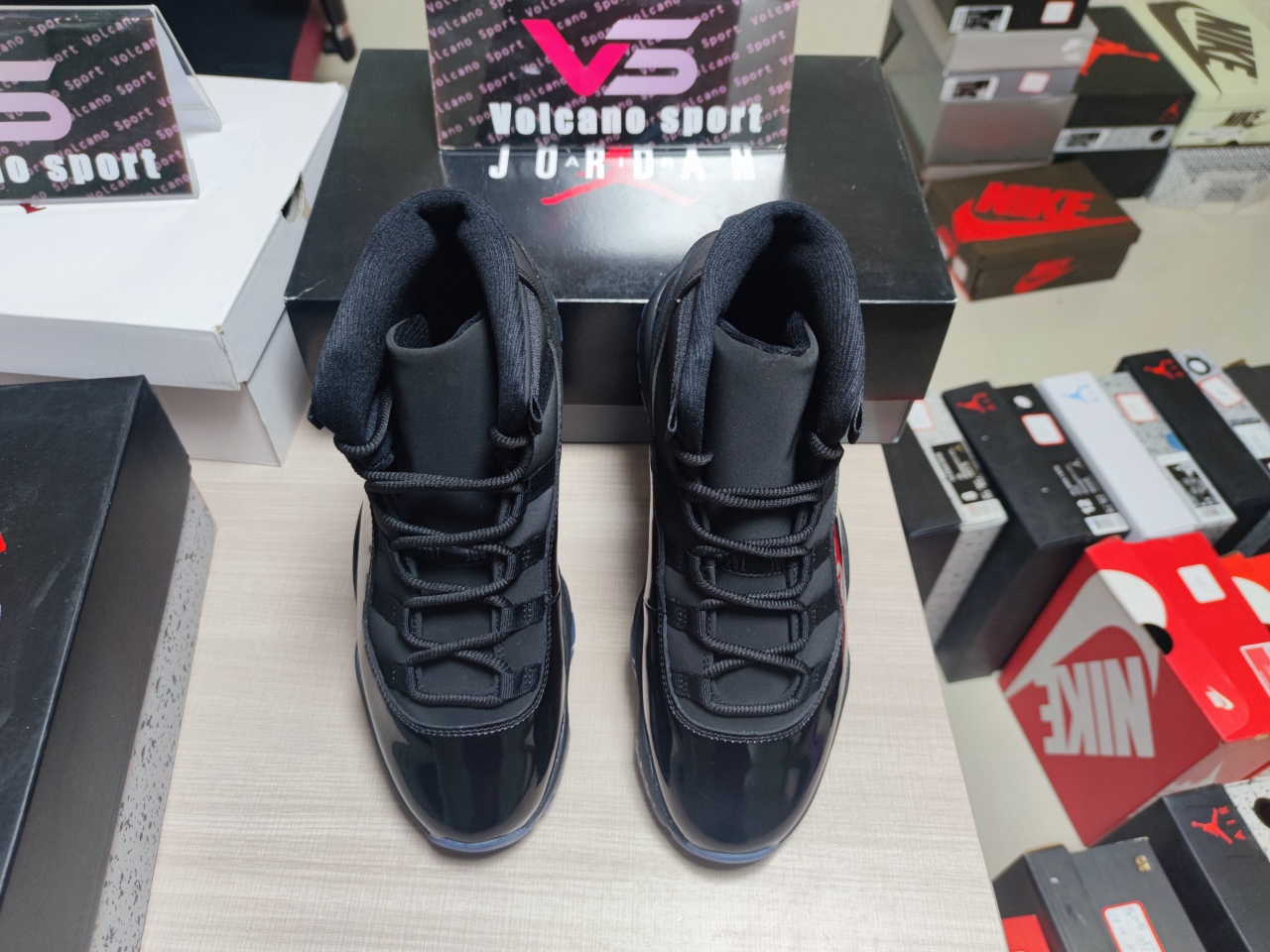 Jordan 11 Cap and Gown 378037-005