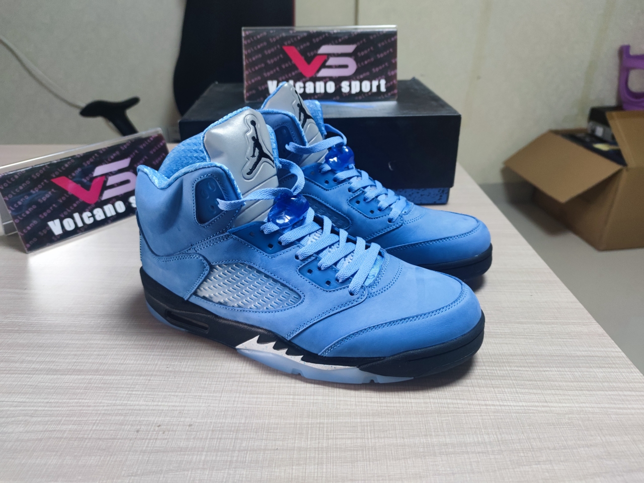 vJordan 5 “UNC
