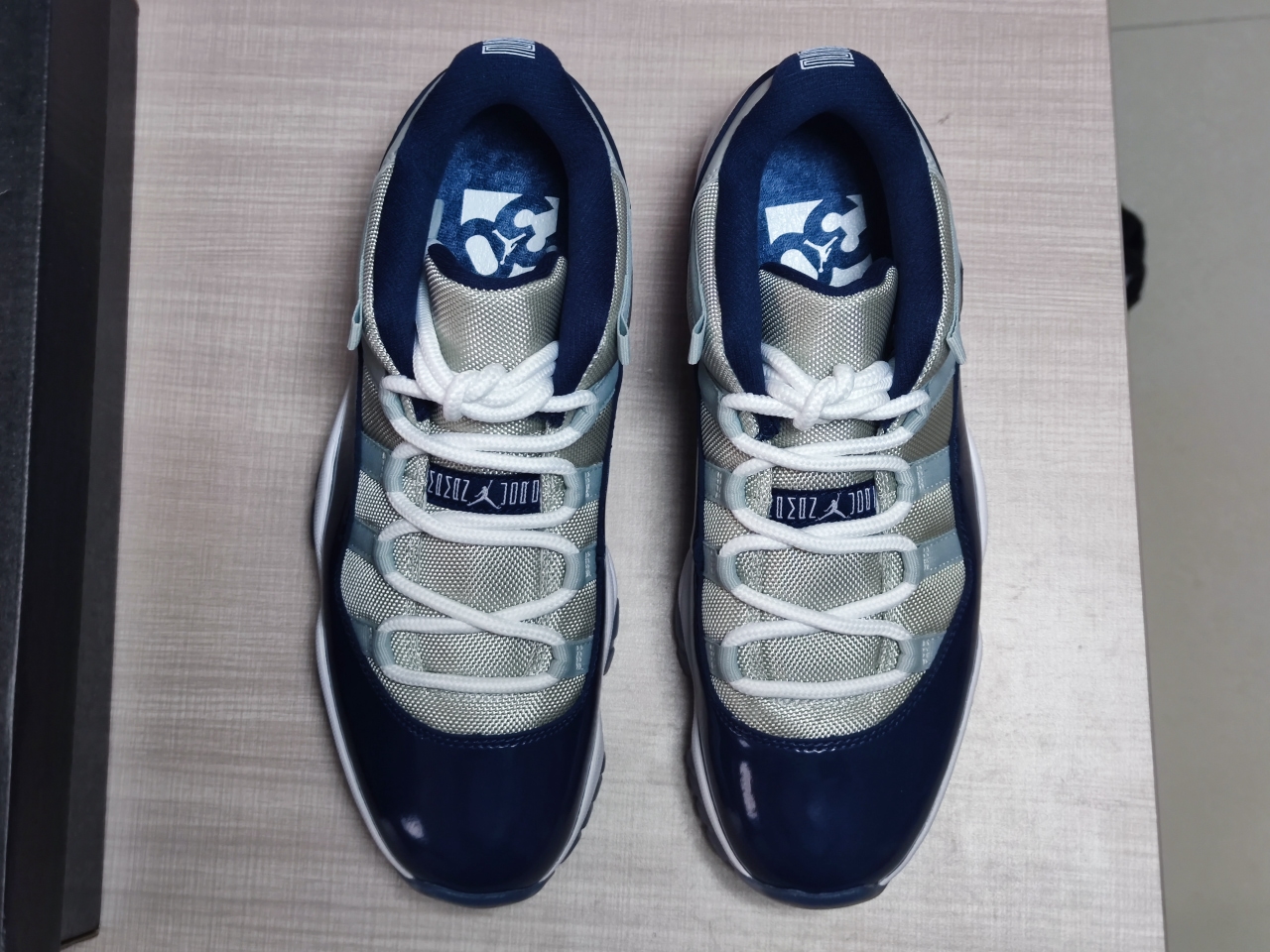 Jordan 11 Retro Low Georgetown 528895 007