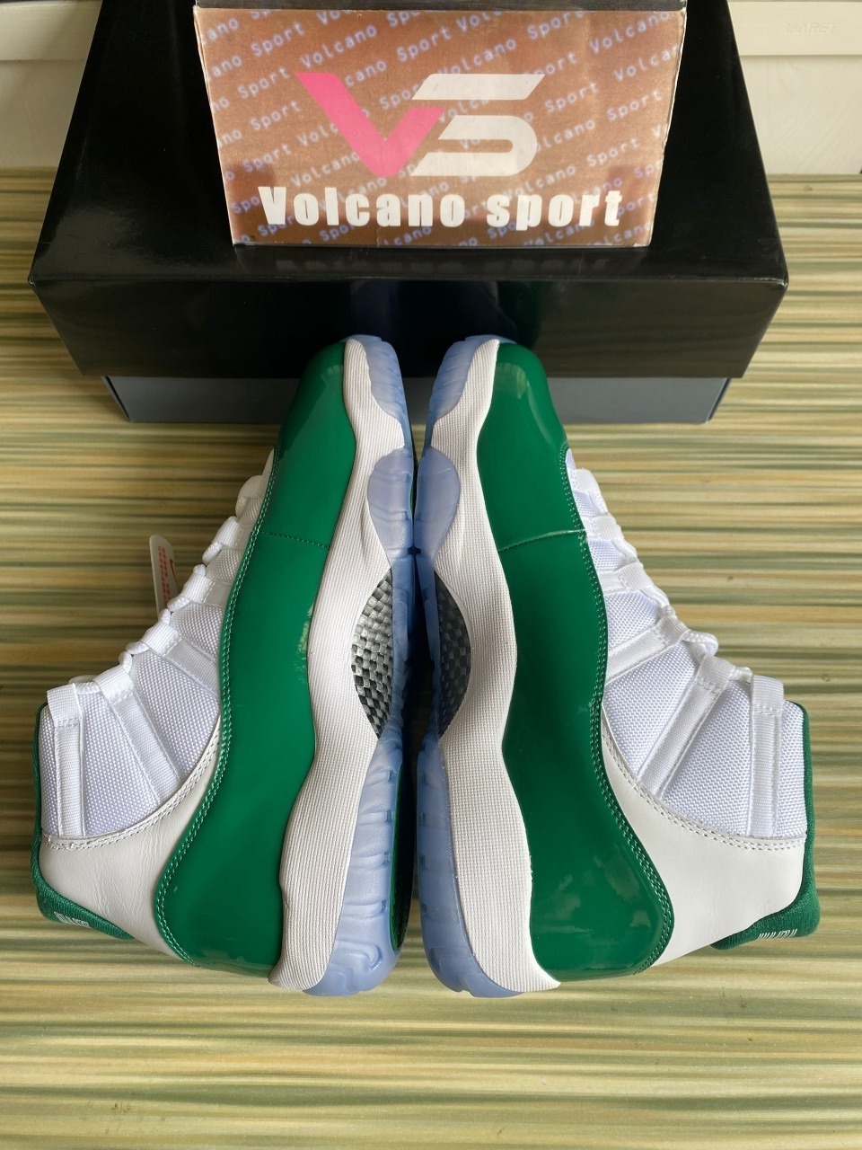 Jordan 11 Retro Lucky Green White And Green CT8012-113