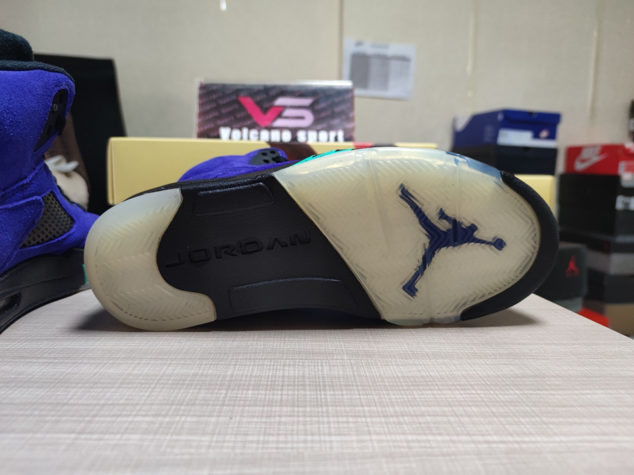 Jordan 5 Retro Alternate Grape 136027 500