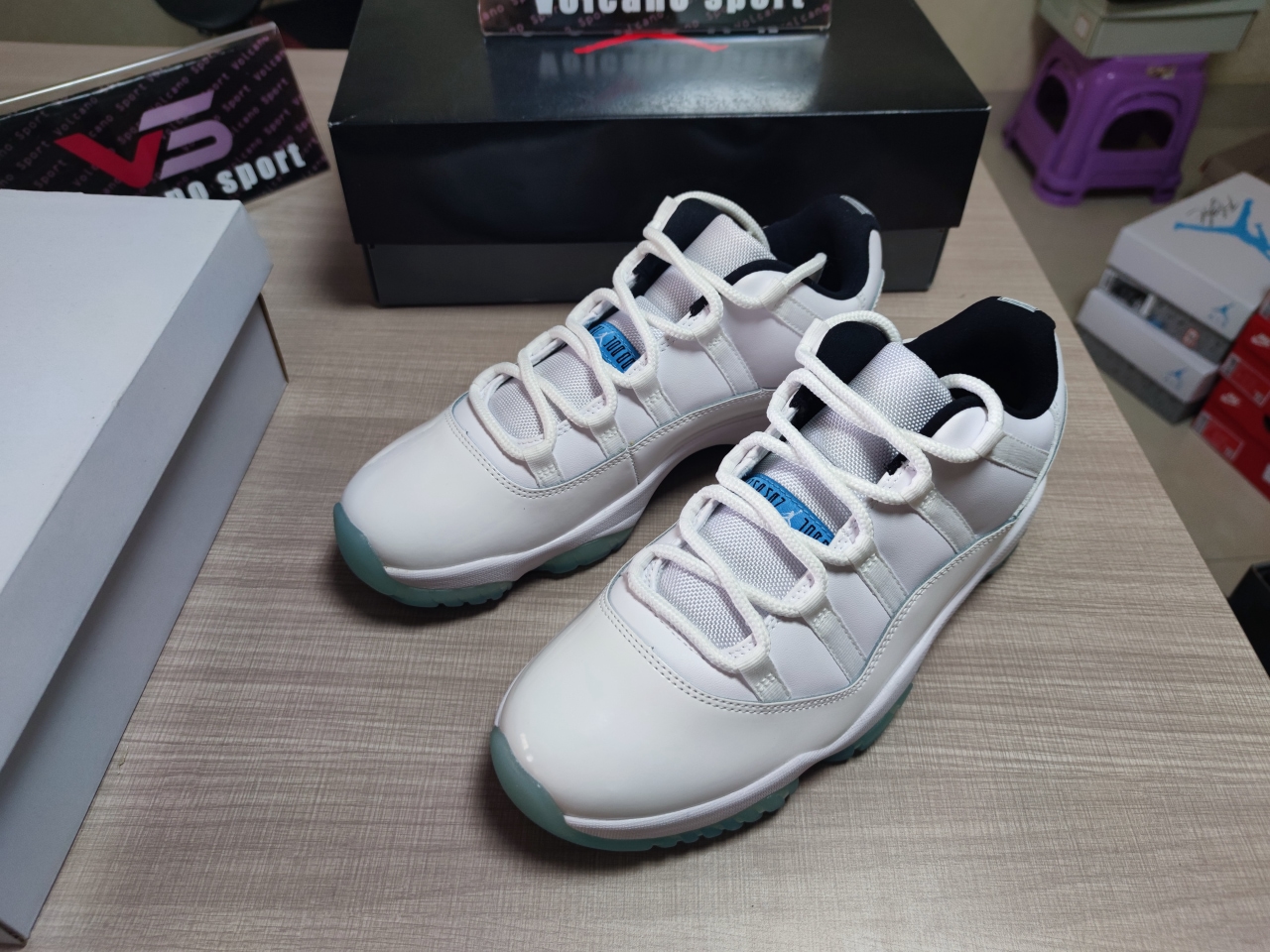 Jordan AJ11 Retro Low 