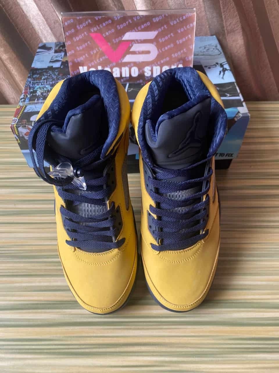 Jordan 5 Retro Michigan CQ9541-704