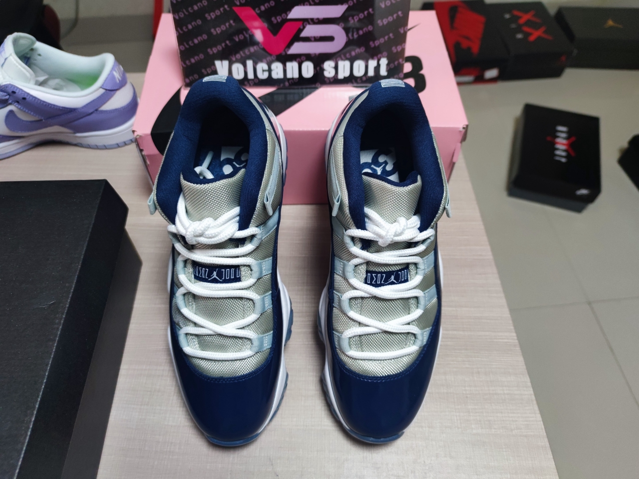 Jordan 11 Retro Low Georgetown 528895 007