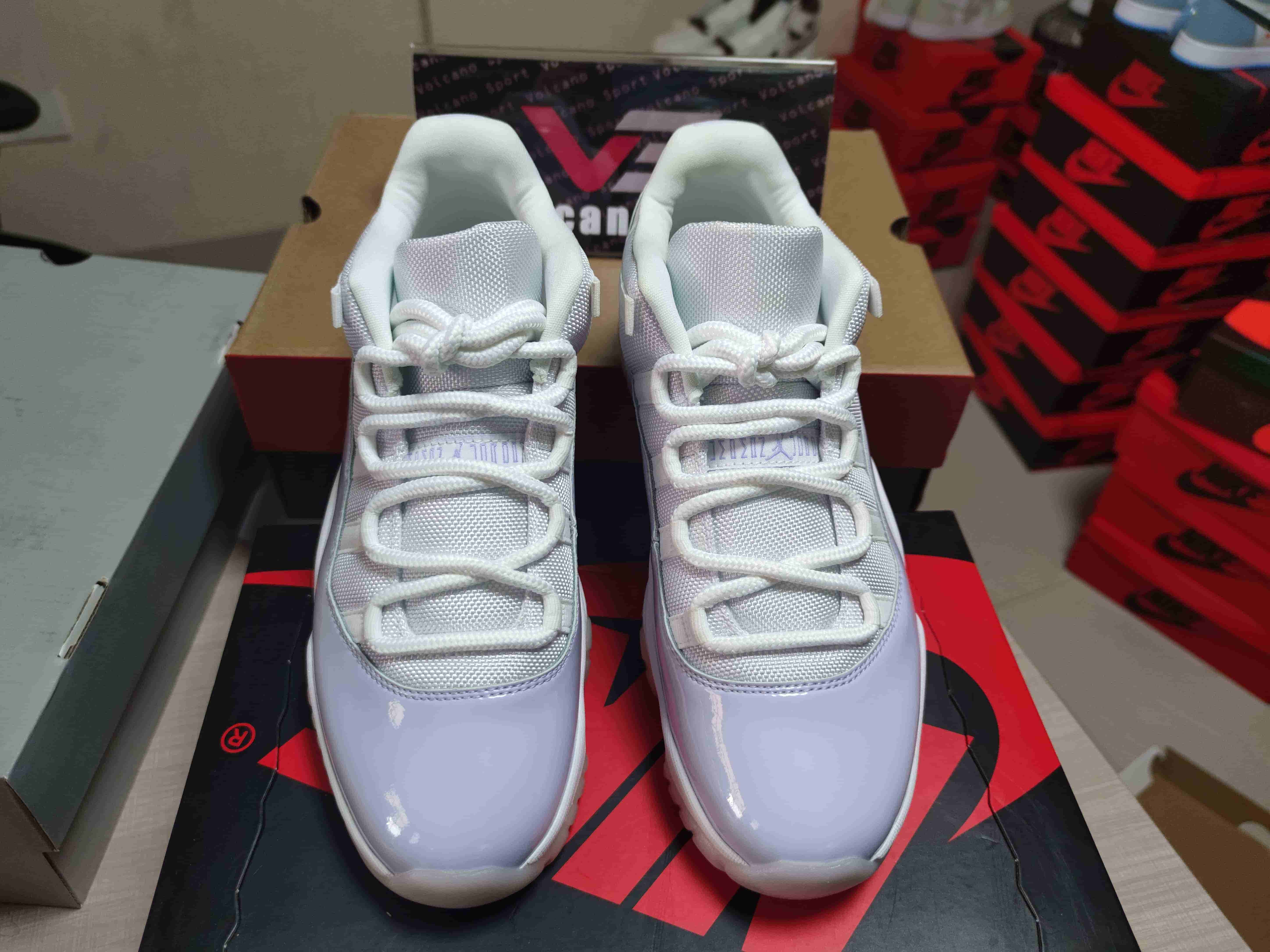 Jordan 11 Low “Pure Violet” AH7860-101