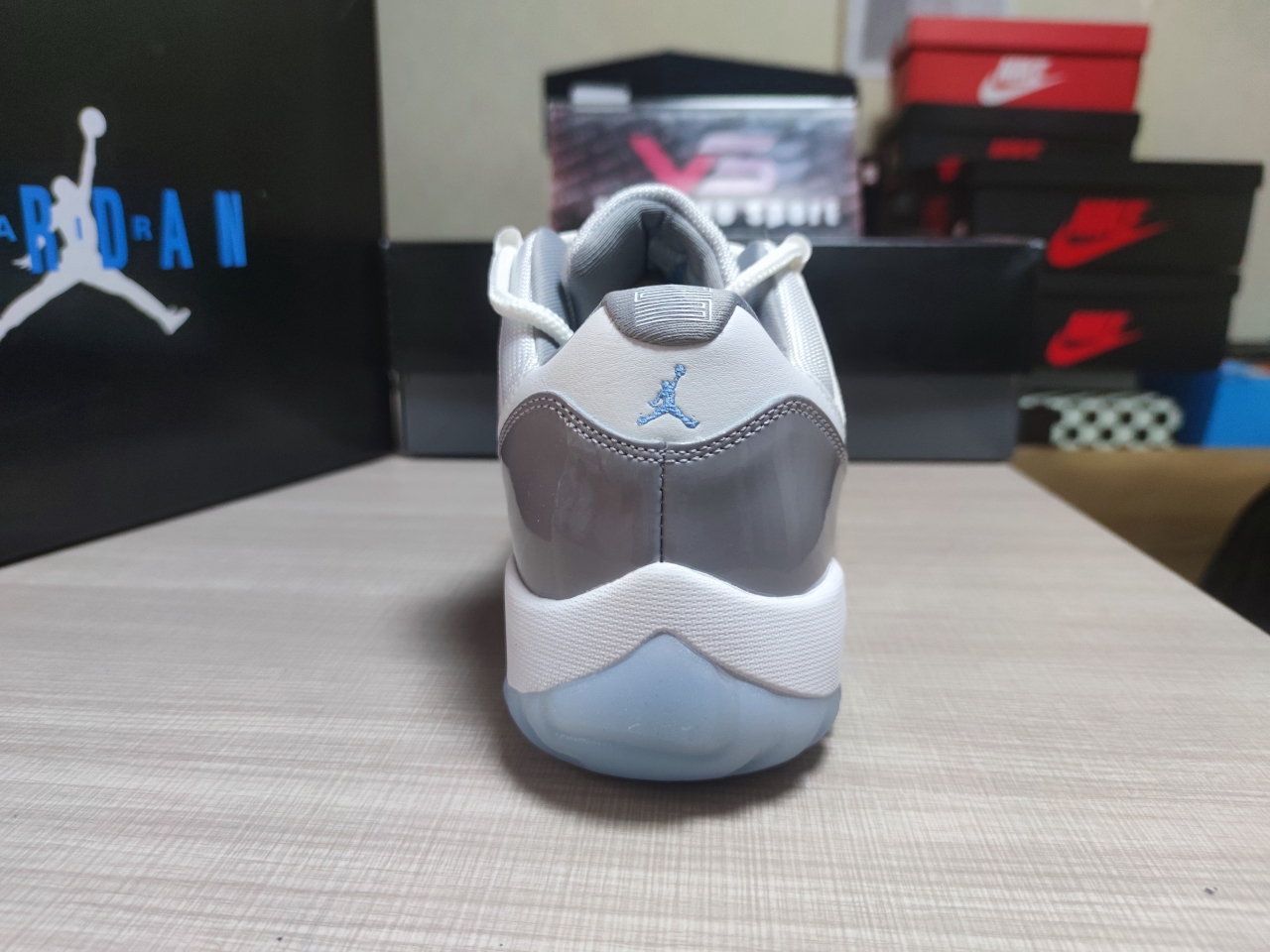 Jordan 11 Retro Low Cement Grey AV2187-140