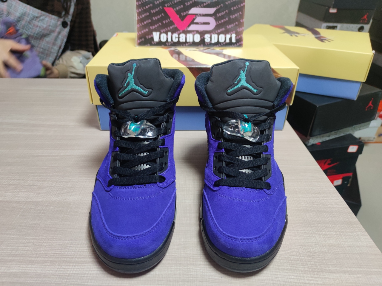 Jordan 5 Retro Alternate Grape 136027 500