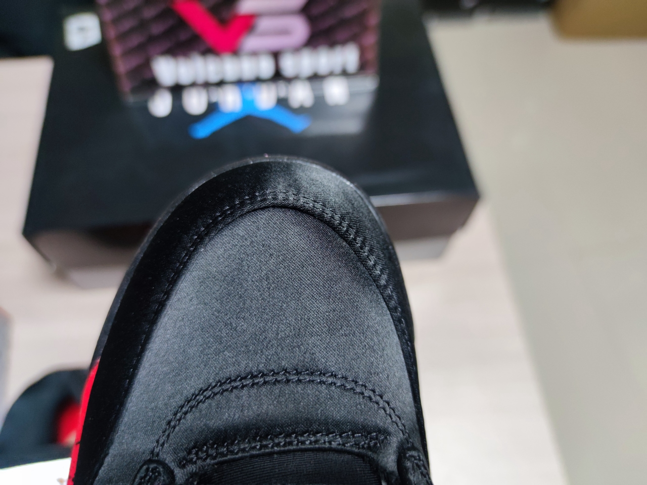 Jordan 5 Retro Satin Bred 136027 006