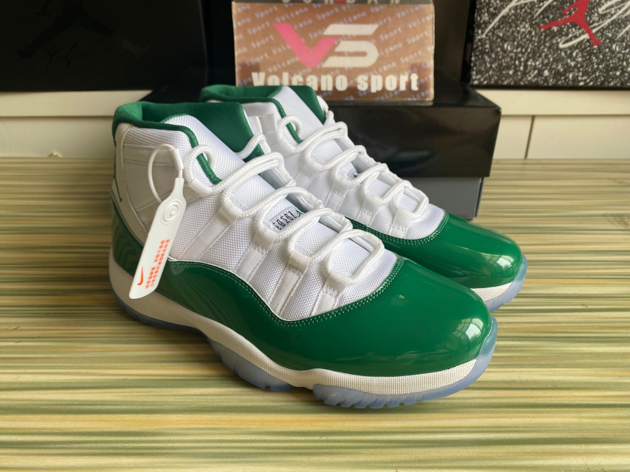Jordan 11 Retro Lucky Green White And Green CT8012-113