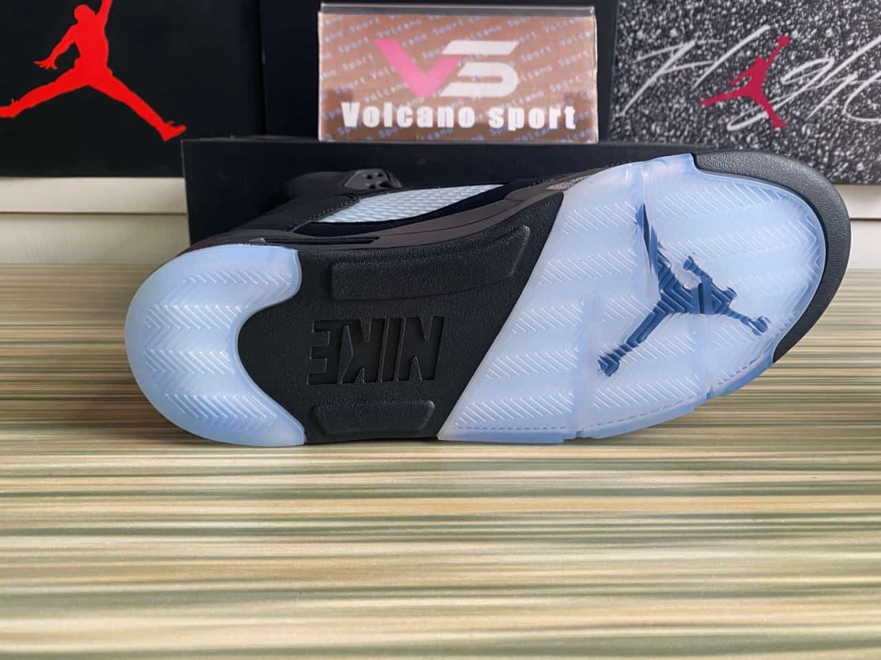 Jordan 5 Retro Black Metallic 845035-003