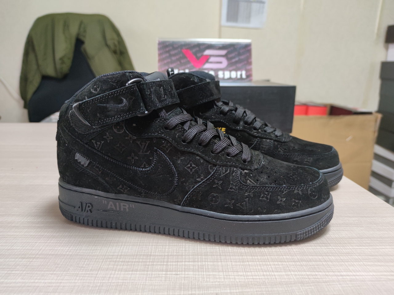 LV x Air force 1 mid Black