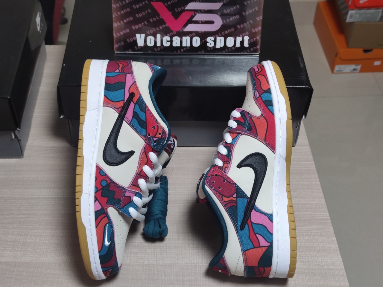 SB Dunk Low Pro Parra Abstract Art DH7695-600