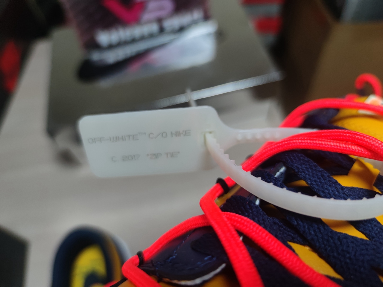 Dunk Low Off-White University Gold Midnight Navy CT0856-700