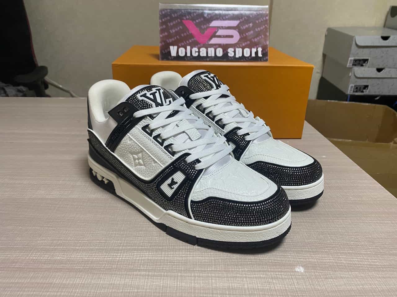 LV Trainer Sneaker 1ABM04