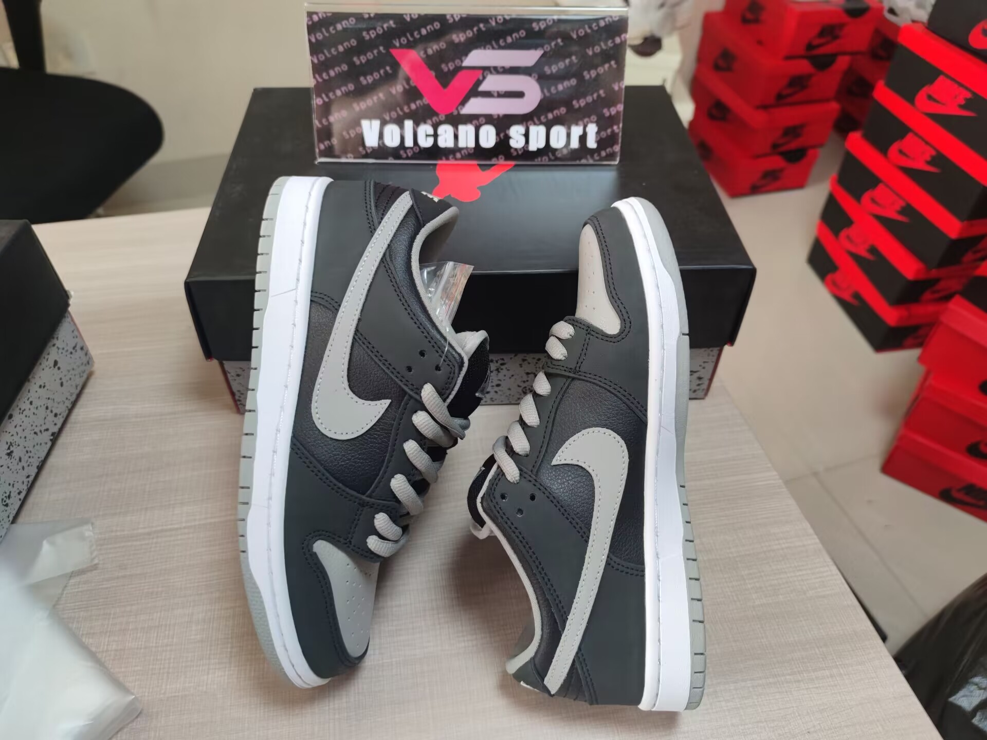 SB Dunk Low “J-Pack Shadow”BQ6817-007