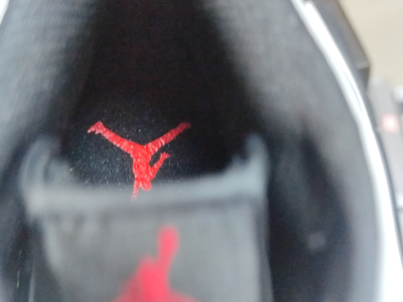 Jordan 1 Mid Shadow Red 554724-096