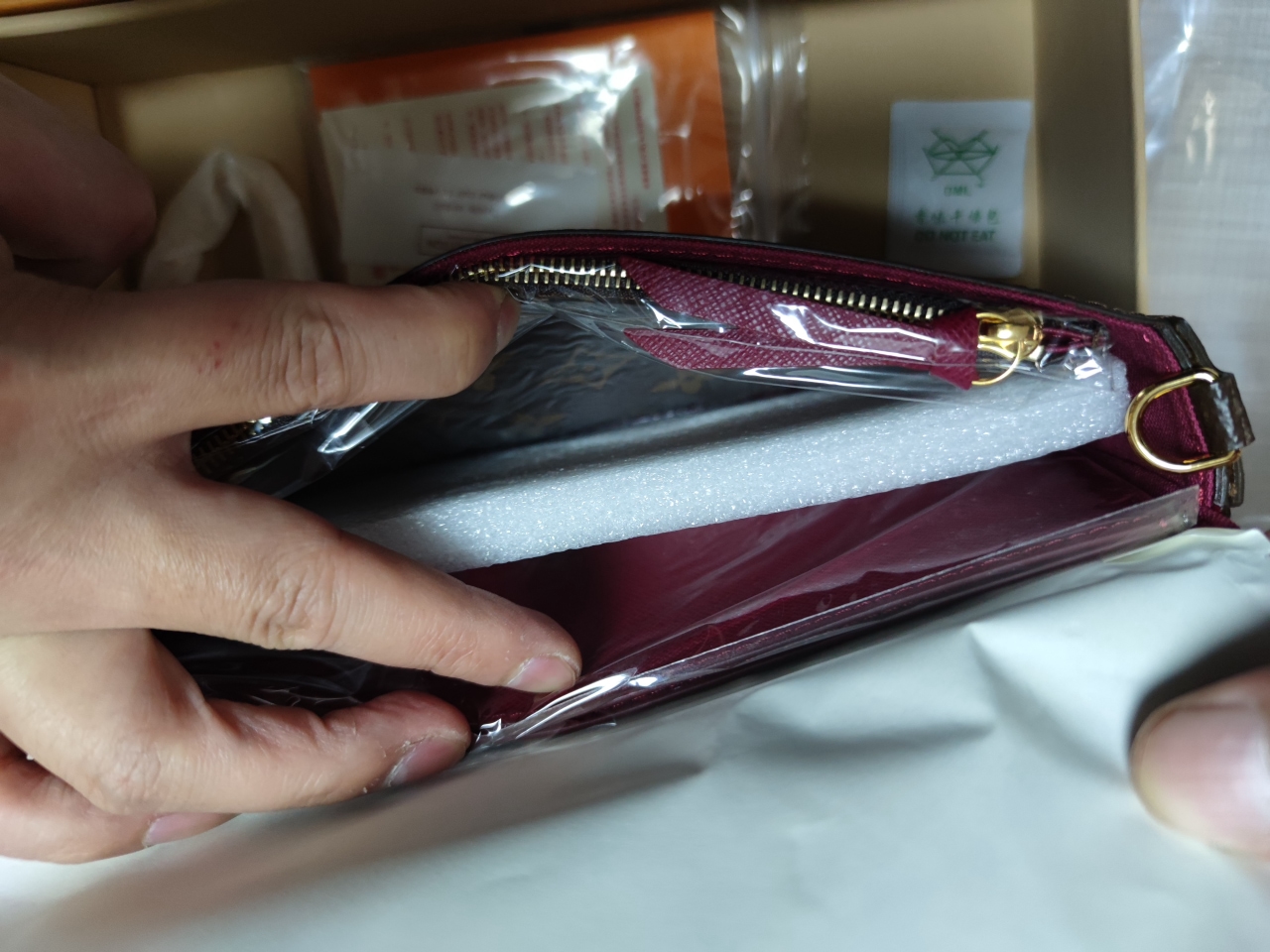 LV Pochette Felicie Monogram Fuchsia Lining