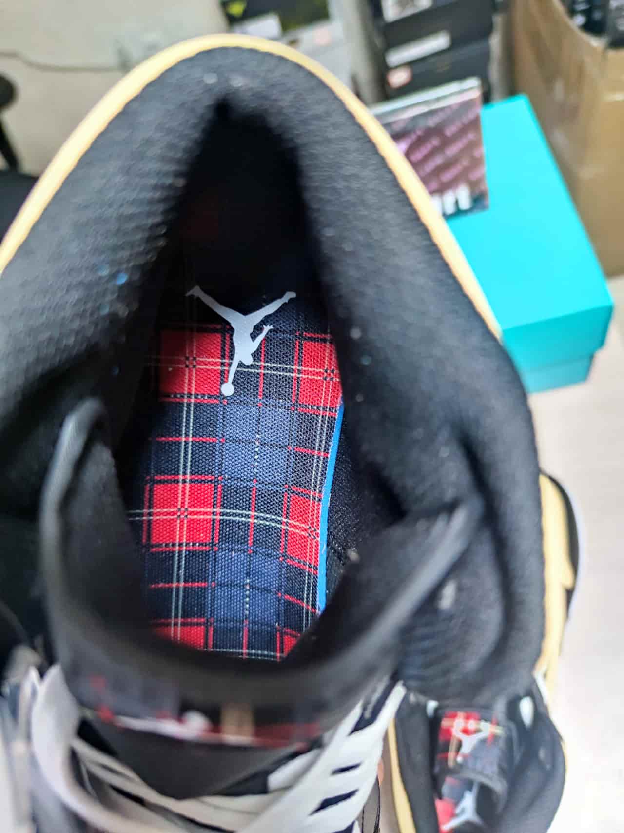 Jordan 1 Mid Tartan Swoosh DZ5329 001