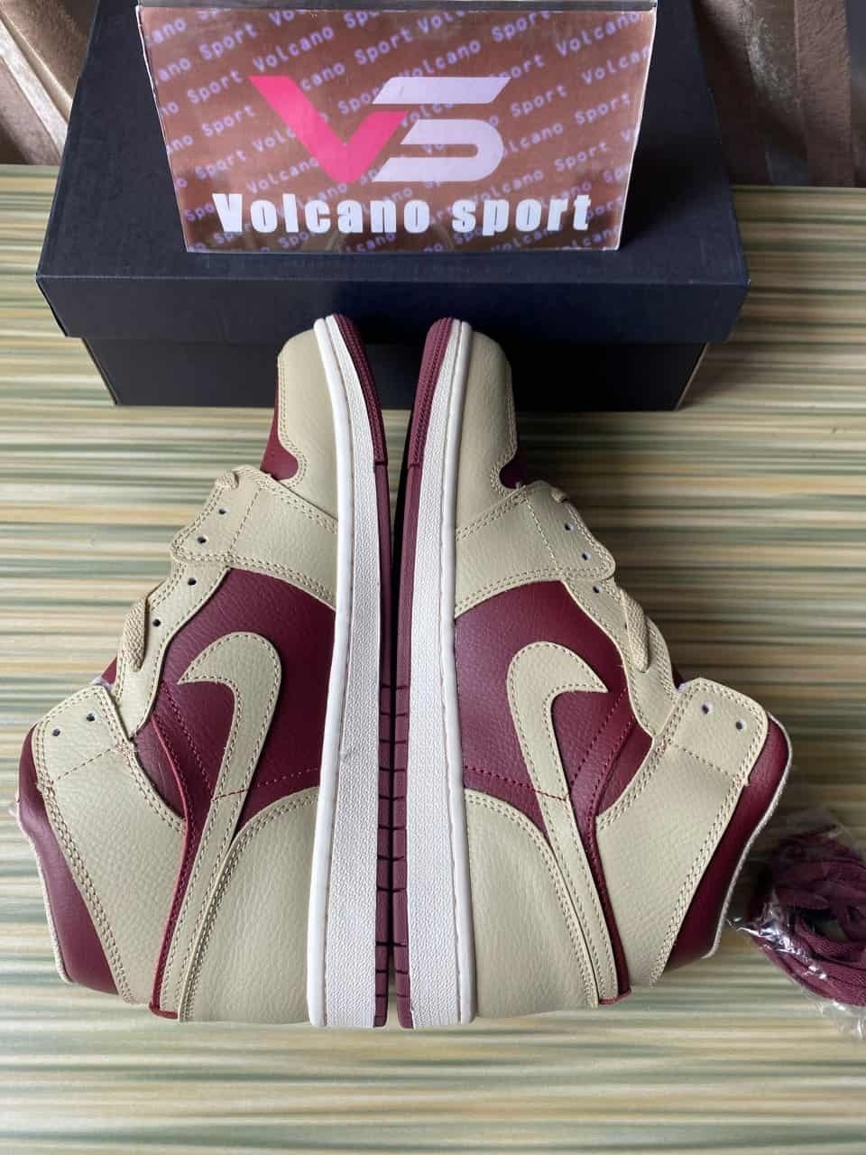 Jordan 1 Mid SE Split Beach Cherrywood Red DR0501-200