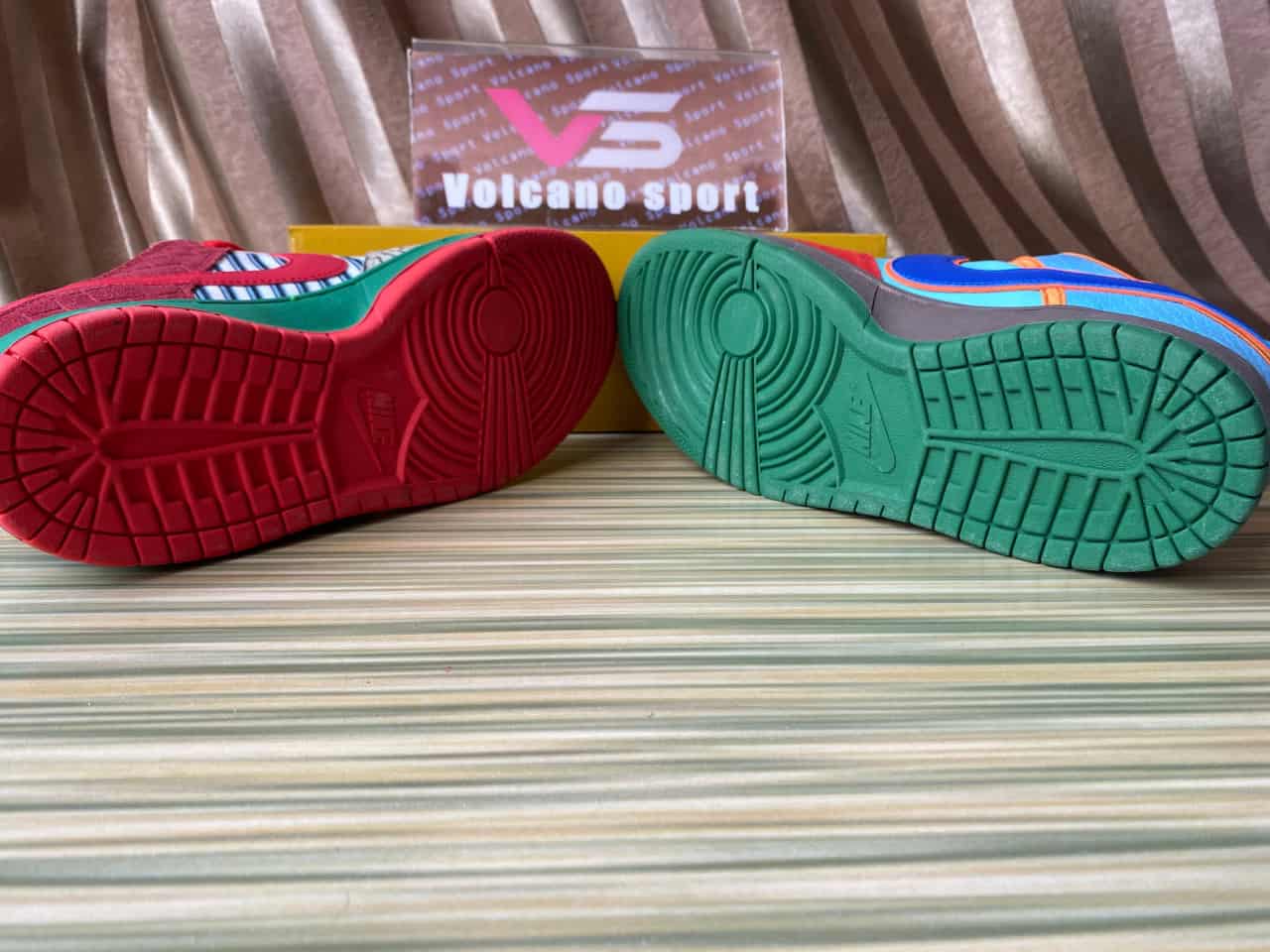 Nike SB Dunk Low What the Dunk 318403-141