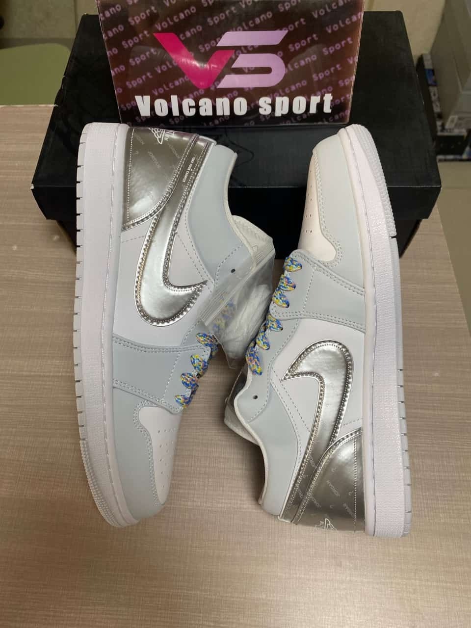 Jordan 1 Low SE Tear Away Silver DX6070-101