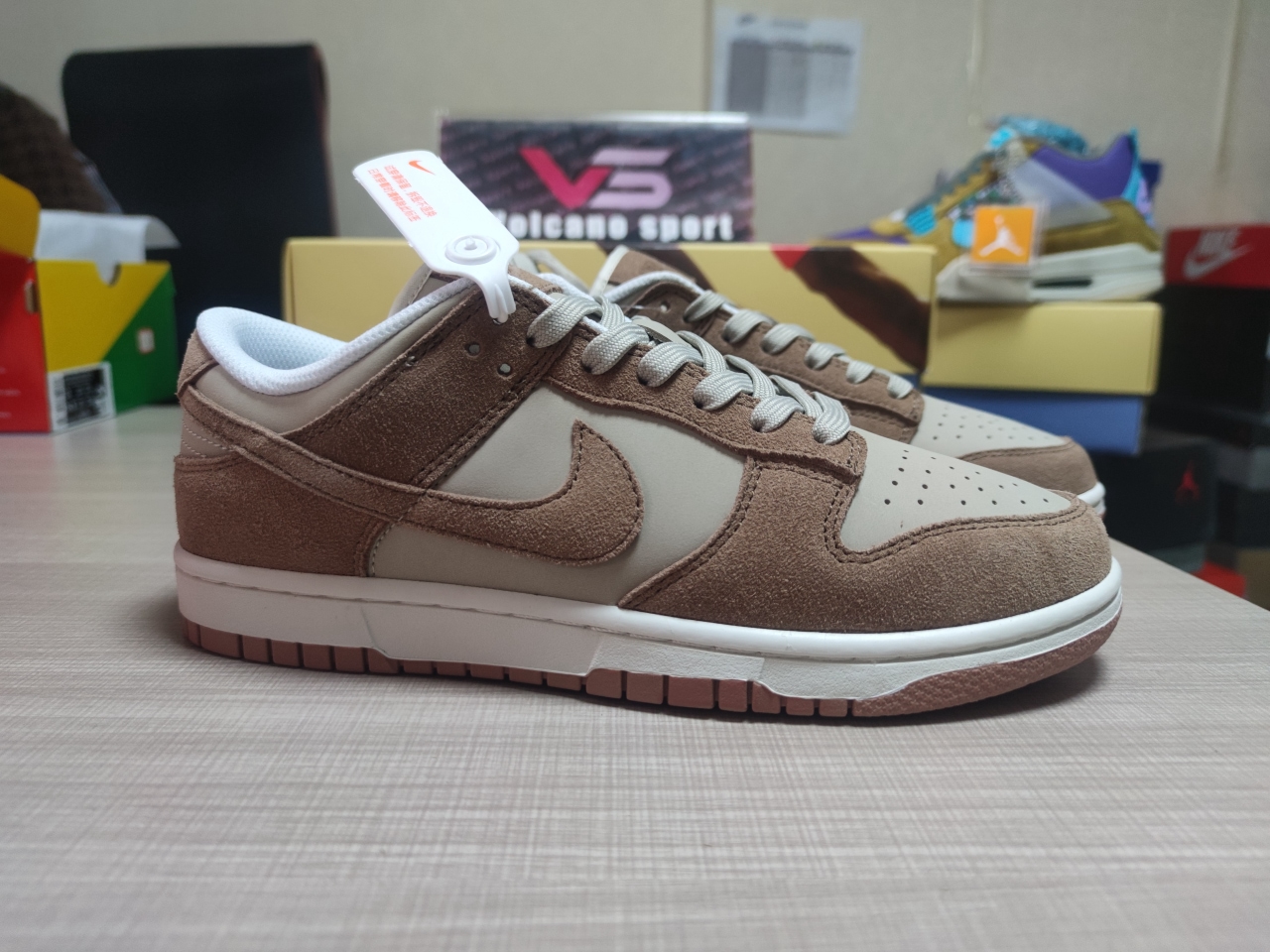 Dunk Low SE Sand Drift FD0873-126