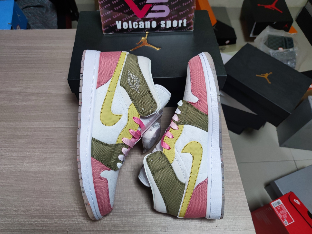Jordan 1 Mid SE Elephant Print DM1200 016