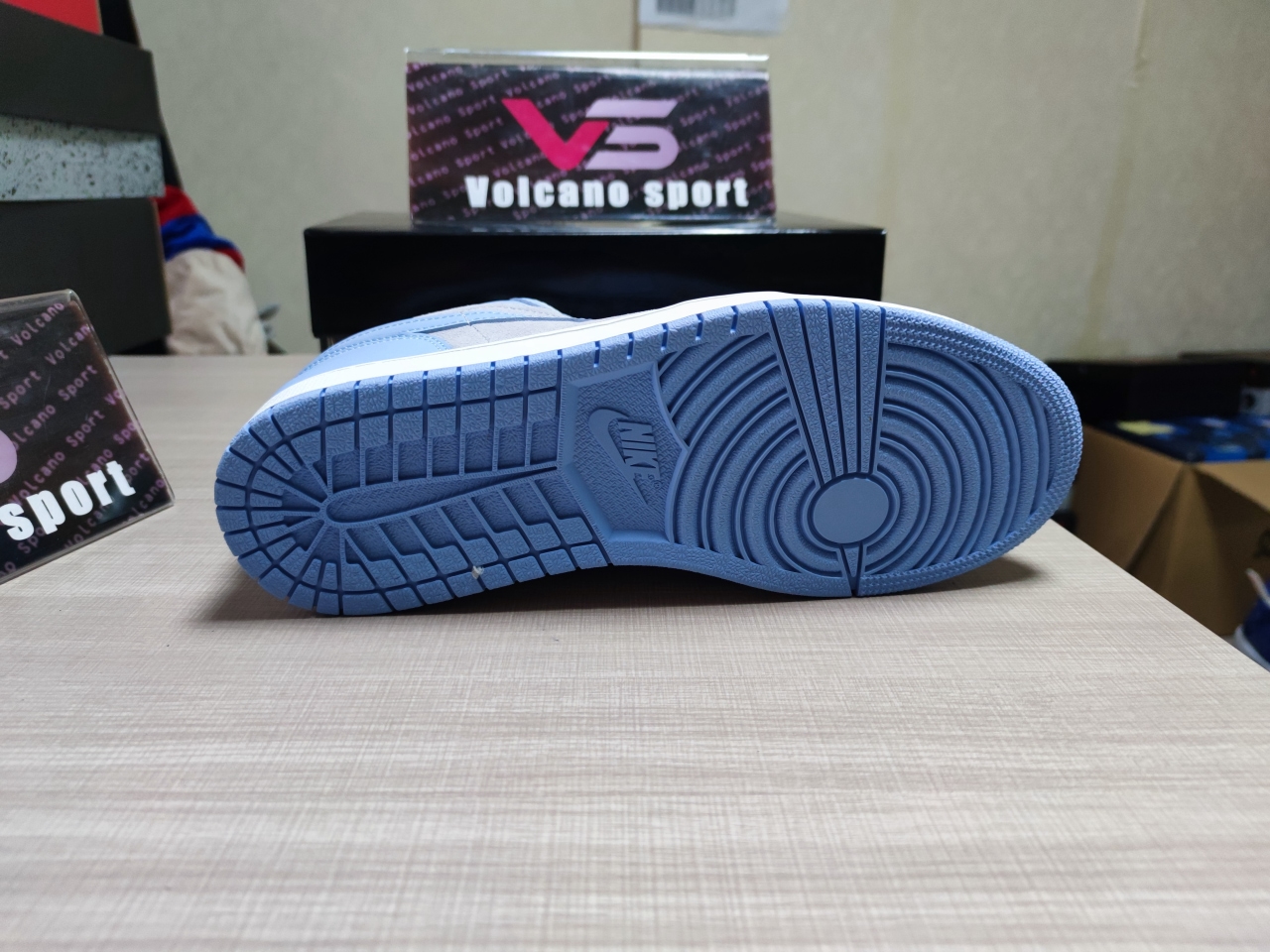 Jordan 1 Low Football Grey Aluminum DC0774 050