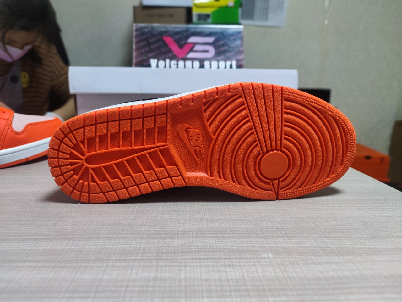 Jordan 1 Low Orange Black DM3379-600