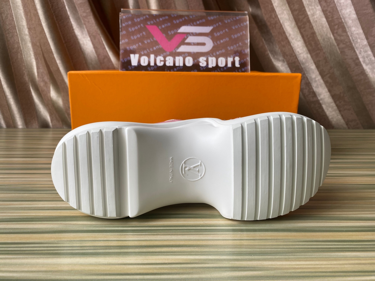 LV Archlight Trainer pink white