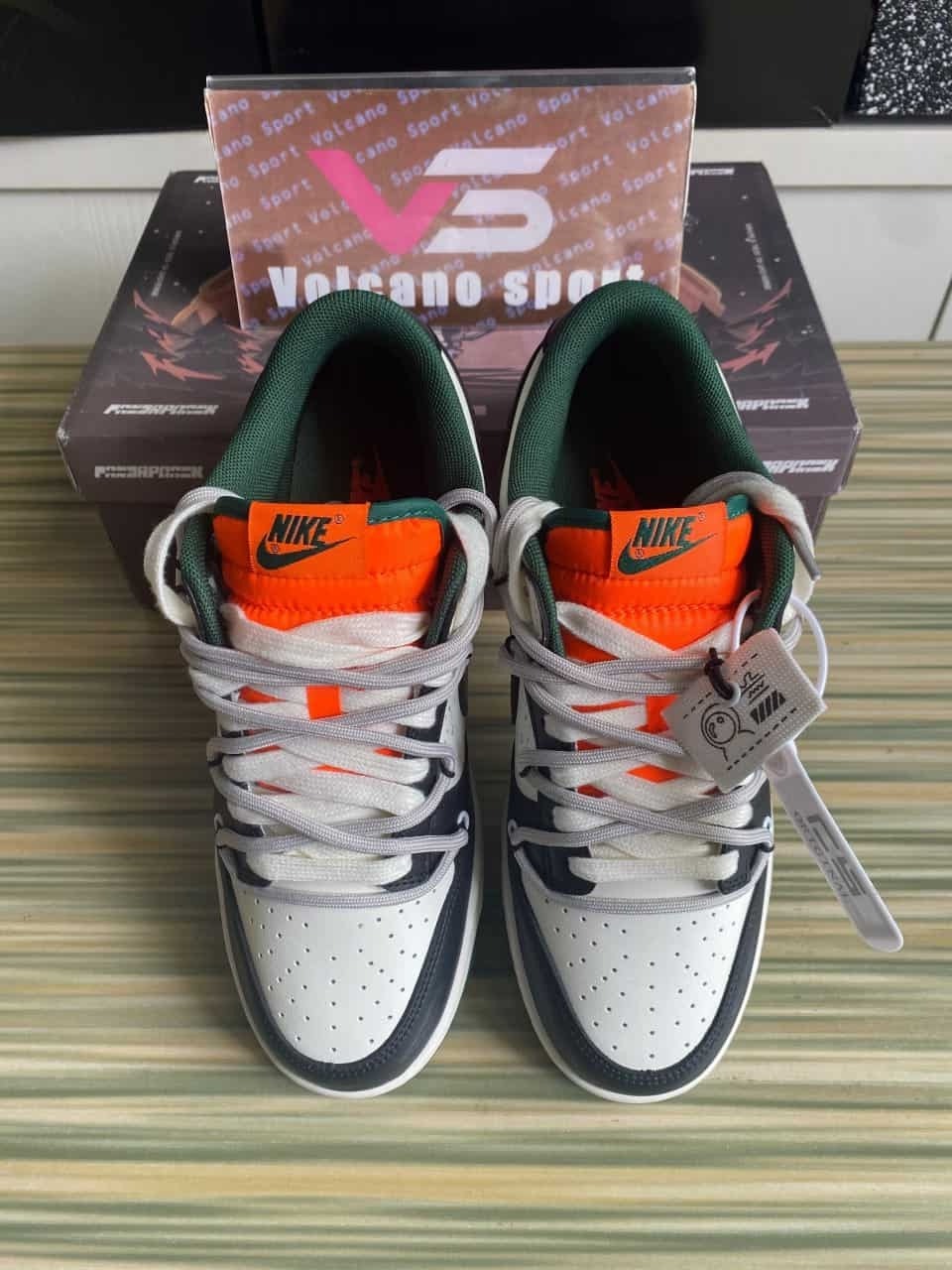 Nike Dunk Low ‘Hold Me Tight’ White Black Green DD1391-300
