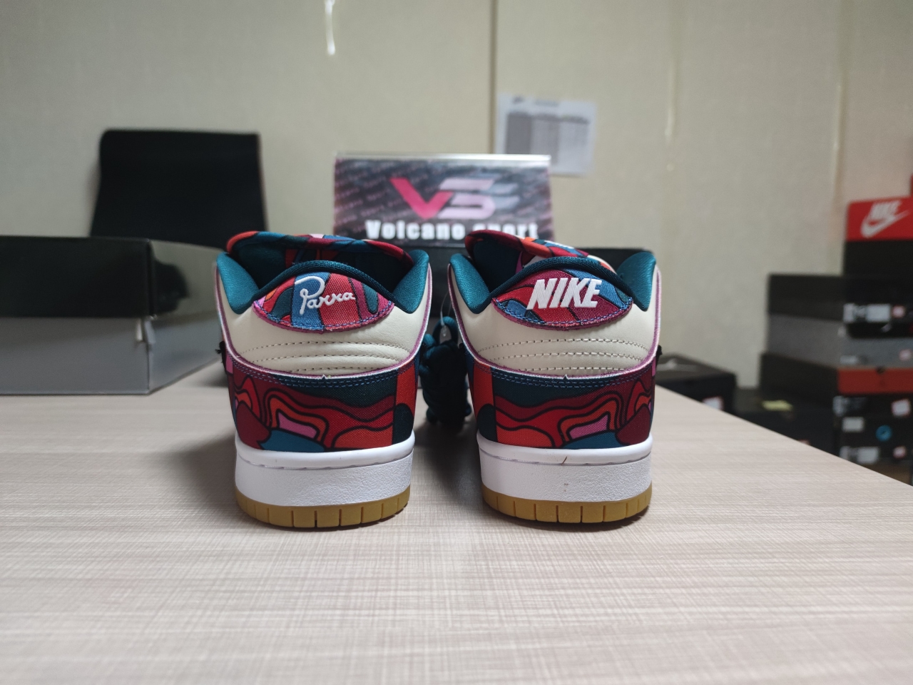 SB Dunk Low Pro Parra Abstract Art DH7695-600