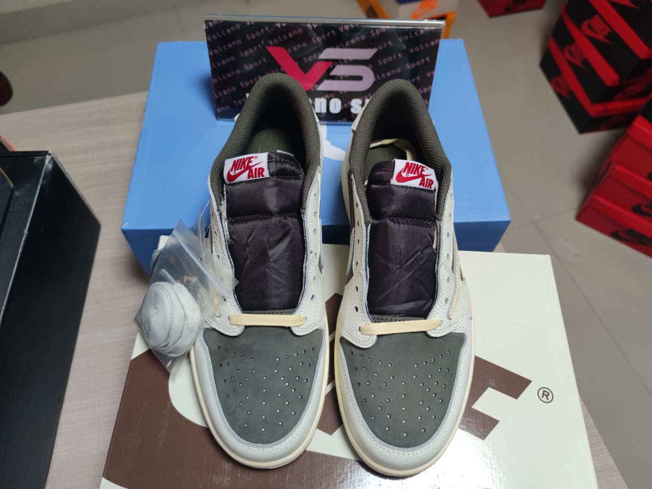 Travis Scott x Air Jordan 1 Low OG